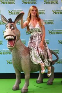 Esther Schweins feet photo thumbnail