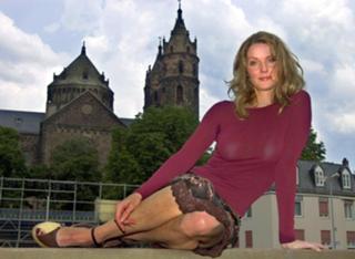 Esther Schweins feet photo thumbnail