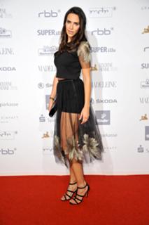 Esther Sedlaczek feet photo thumbnail