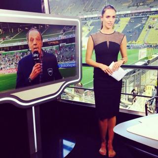 Esther Sedlaczek feet photo thumbnail