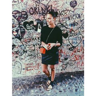 Esther Sedlaczek feet photo thumbnail