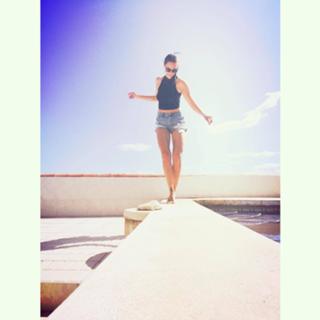 Esther Sedlaczek feet photo thumbnail