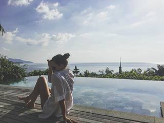 Esther Sedlaczek feet photo thumbnail