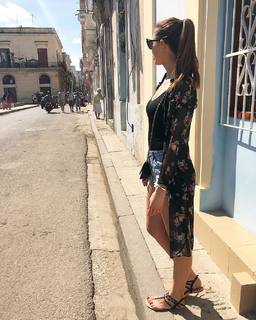 Esther Sedlaczek feet photo thumbnail