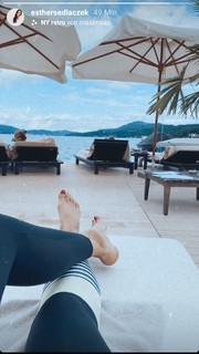 Esther Sedlaczek feet photo thumbnail