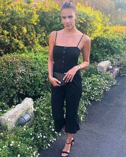 Esther Sedlaczek feet photo thumbnail