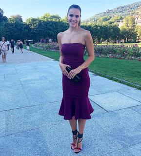 Esther Sedlaczek feet photo thumbnail