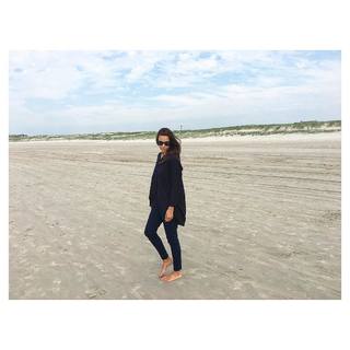 Esther Sedlaczek feet photo thumbnail