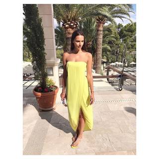 Esther Sedlaczek feet photo thumbnail