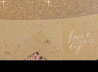 Esther Sedlaczek feet photo thumbnail