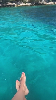 Esther Sedlaczek feet photo thumbnail