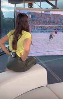 Esther Sedlaczek feet photo thumbnail