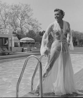 Esther Williams feet photo 18