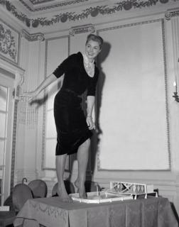 Esther Williams feet photo 5