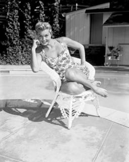 Esther Williams feet photo 10