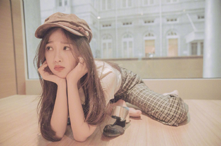 Esther Yu feet photo 4