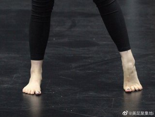Esther Yu feet photo 19