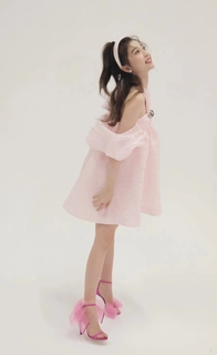Esther Yu feet photo 19