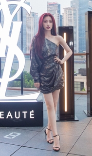 Esther Yu feet photo 16