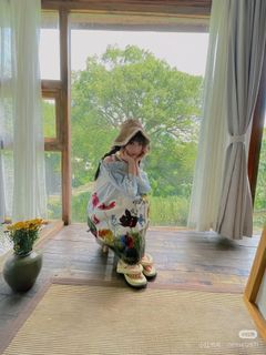 Esther Yu feet photo 13