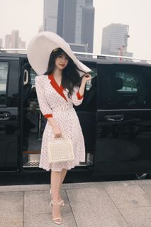 Esther Yu feet photo 6