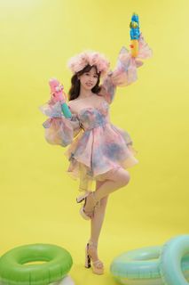 Esther Yu feet photo 18