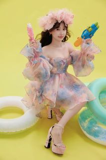 Esther Yu feet photo 17