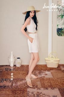 Esther Yu feet photo 10