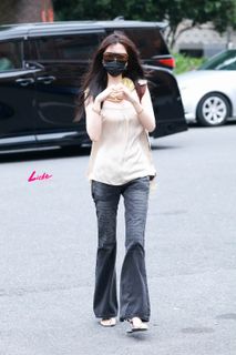 Esther Yu feet photo 15