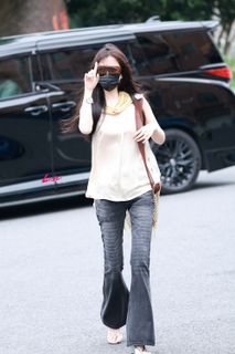 Esther Yu feet photo 14