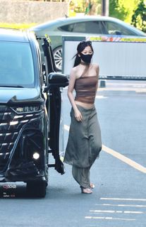 Esther Yu feet photo 9