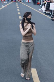 Esther Yu feet photo 8