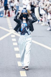 Esther Yu feet photo 5