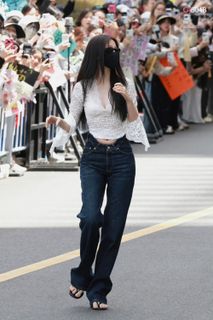 Esther Yu feet photo 18