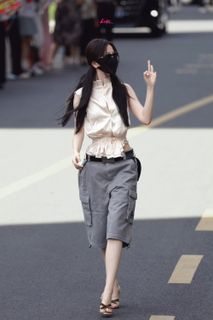 Esther Yu feet photo 15