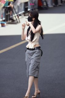 Esther Yu feet photo 14