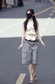 Esther Yu feet photo 13
