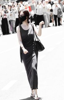 Esther Yu feet photo 10