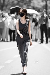 Esther Yu feet photo 9