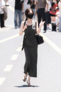 Esther Yu feet photo 7