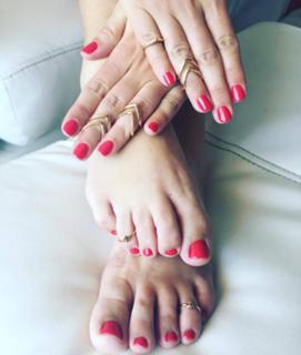 Eugenia Lemos feet photo 4