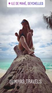 Eugenia Lemos feet photo 2