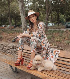Eugenia Lemos feet photo 1