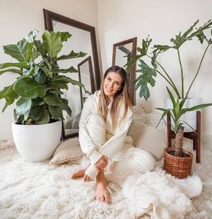 Eugenia Lemos feet photo 10