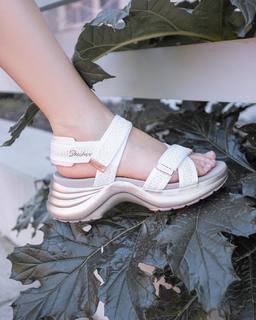 Eugenia Lemos feet photo 2