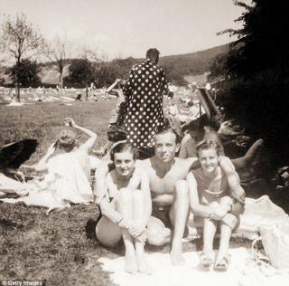 Eva Braun feet photo 2