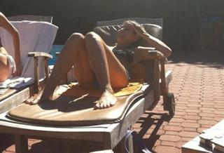 Eva Decastelo feet photo thumbnail