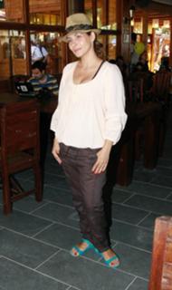Eva Decastelo feet photo thumbnail