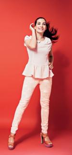 Eva Decastelo feet photo thumbnail