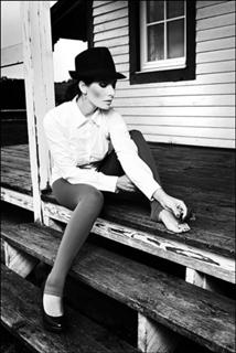 Eva Decastelo feet photo thumbnail